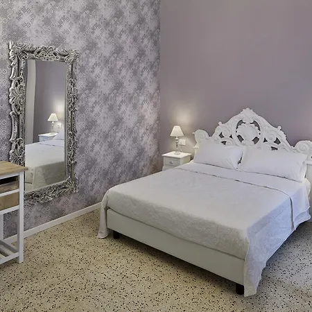 Bed & Breakfast Yard 19 *
