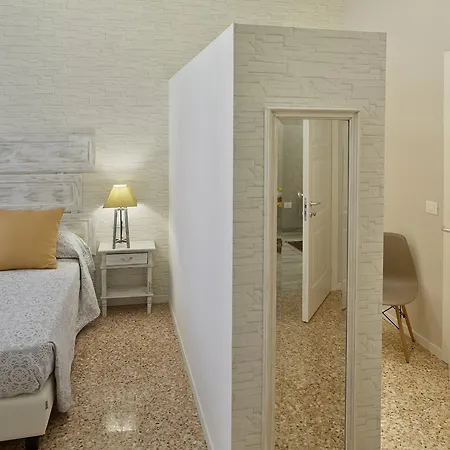 Yard 19 Bed & Breakfast *
