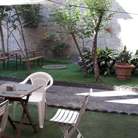 Yard 19 Bed & Breakfast